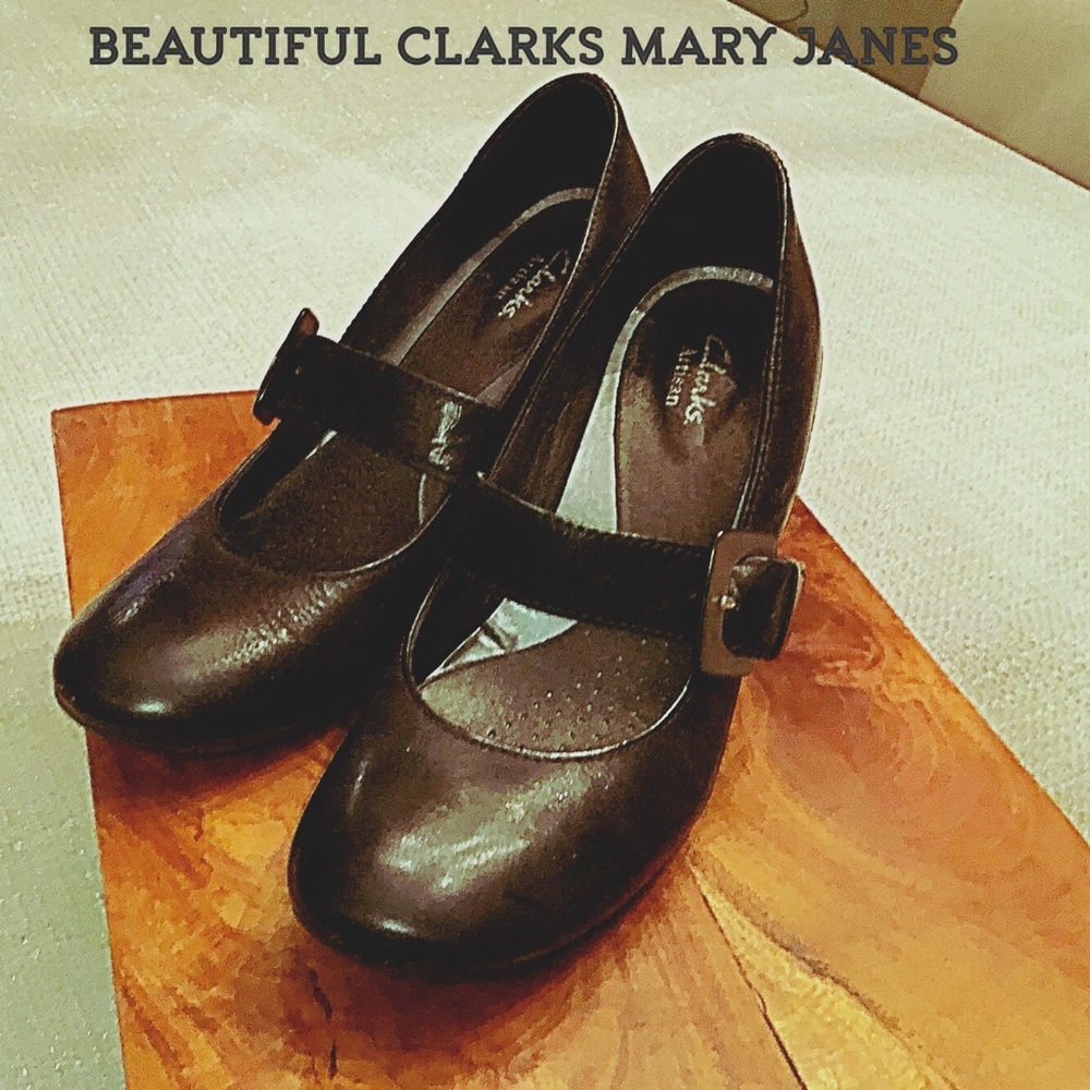 💕💕Black Clarks Maryjanes great condition